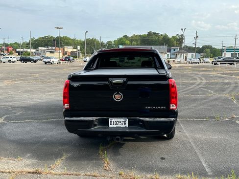 Used 2012 Cadillac Escalade EXT Premium image 8