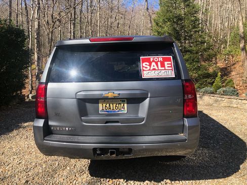 Used 2019 Chevrolet Suburban LT image 4