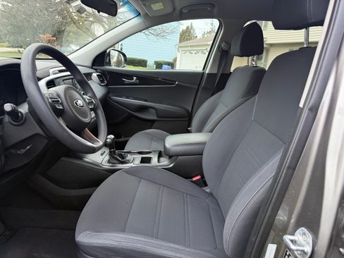 Used 2018 Kia Sorento L image 8