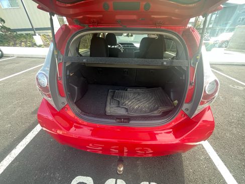 Used 2014 Toyota Prius C One image 12