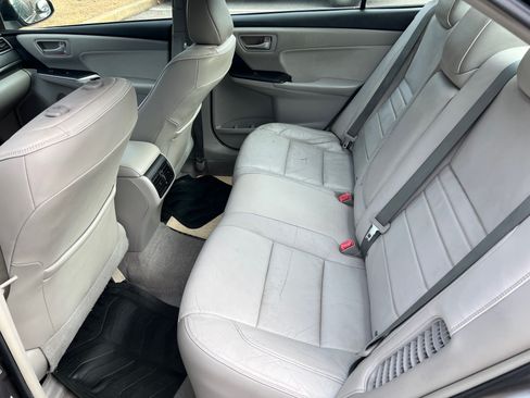 Used 2015 Toyota Camry XLE w/ Moonroof Package image 15