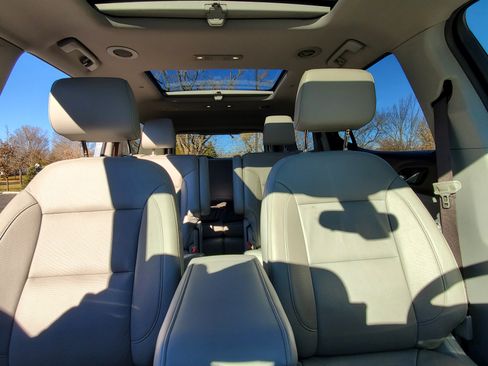 Used 2017 GMC Acadia SLT image 24