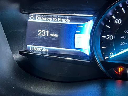 Used 2017 Ford Explorer XLT w/ Equipment Group 202A image 7