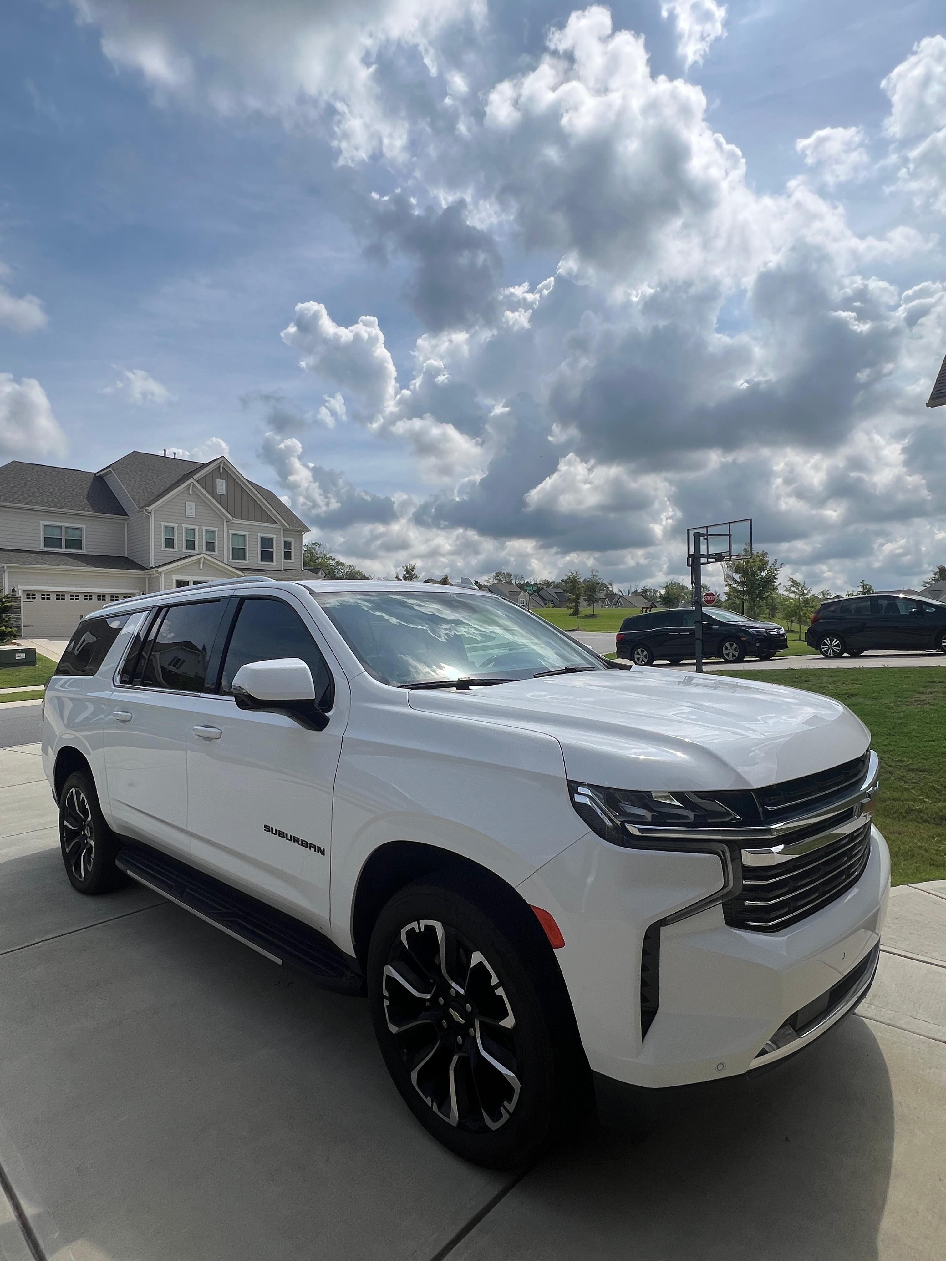 Used 2023 Chevrolet Suburban LT w/ Luxury Package AWD/4WD image 19