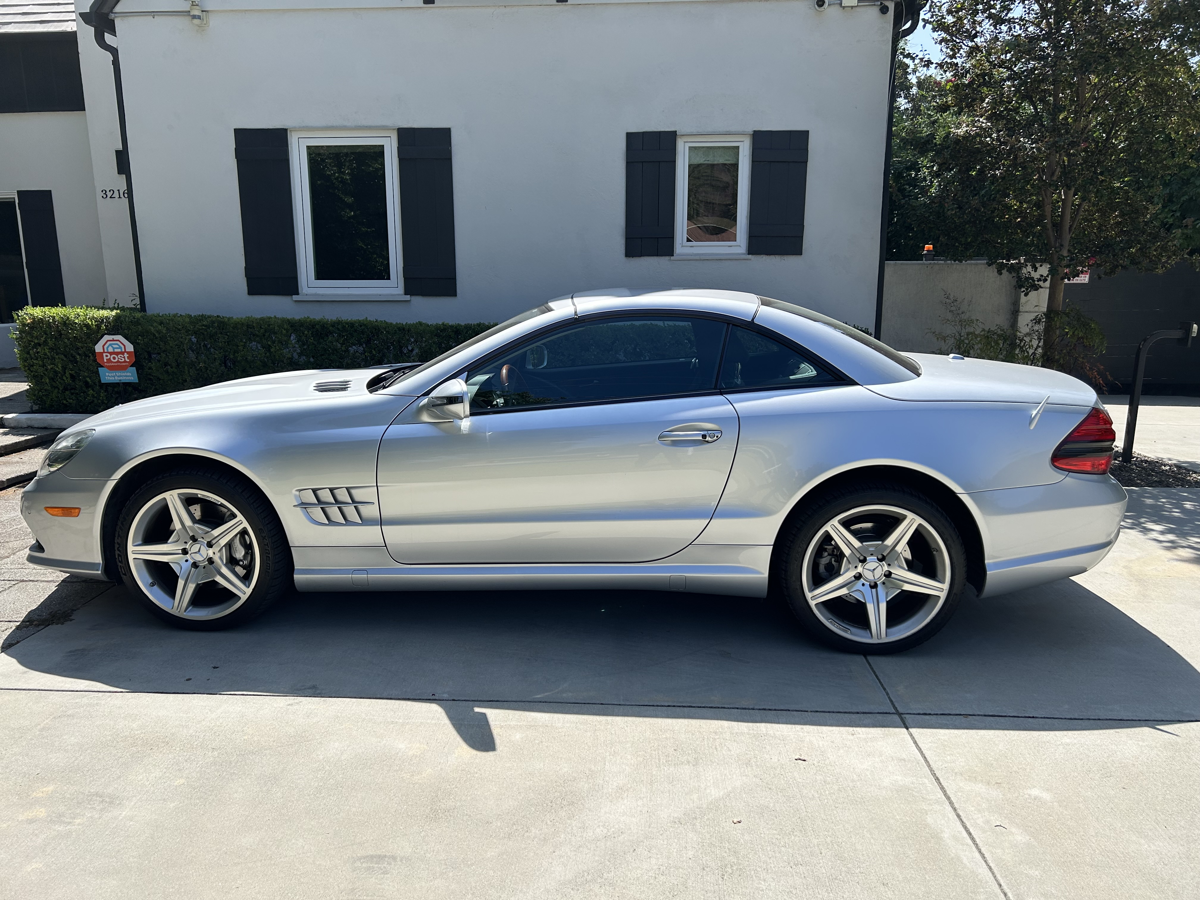 Used 2009 Mercedes-Benz SL 550 image 4