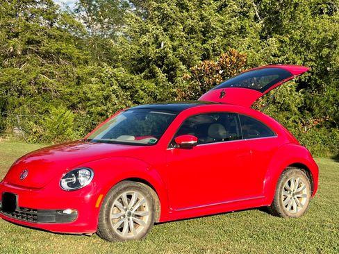 Used 2015 Volkswagen Beetle TDI image 5
