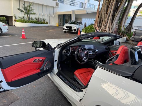 Used 2022 BMW Z4 M40i w/ Premium Package RWD image 11