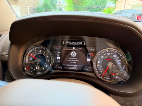 Used 2019 RAM 1500 Limited AWD/4WD image 8