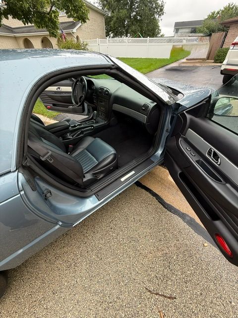 Used 2005 Ford Thunderbird RWD image 2