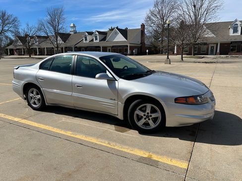 Used 2002 Pontiac Bonneville SLE w/ Heat & Seat Pkg image 2