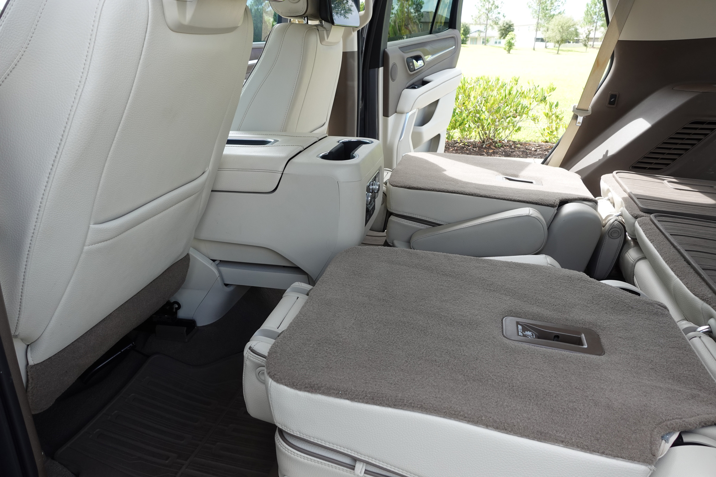Used 2021 GMC Yukon Denali w/ Denali Ultimate Package AWD/4WD image 19