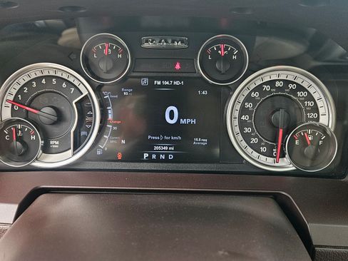 Used 2017 RAM 1500 Laramie w/ Convenience Group image 18