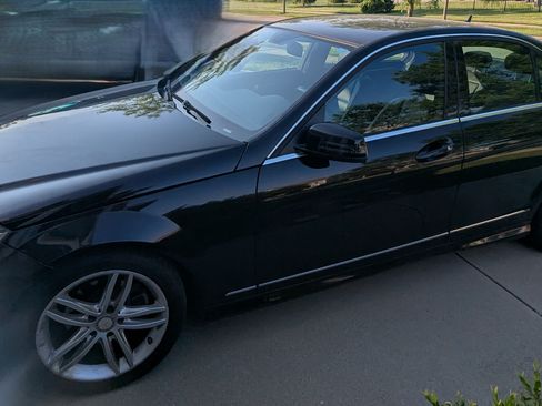 Used 2013 Mercedes-Benz C 250 Sedan image 8