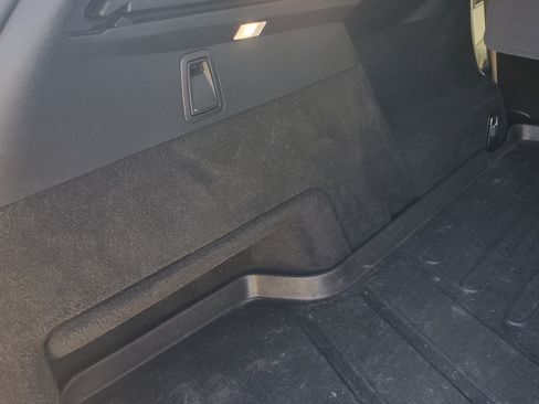 Used 2017 Volvo XC90 T5 Momentum w/ Vision Package image 30