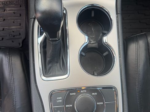 Used 2018 Jeep Grand Cherokee Limited w/ Luxury Group II AWD/4WD image 22