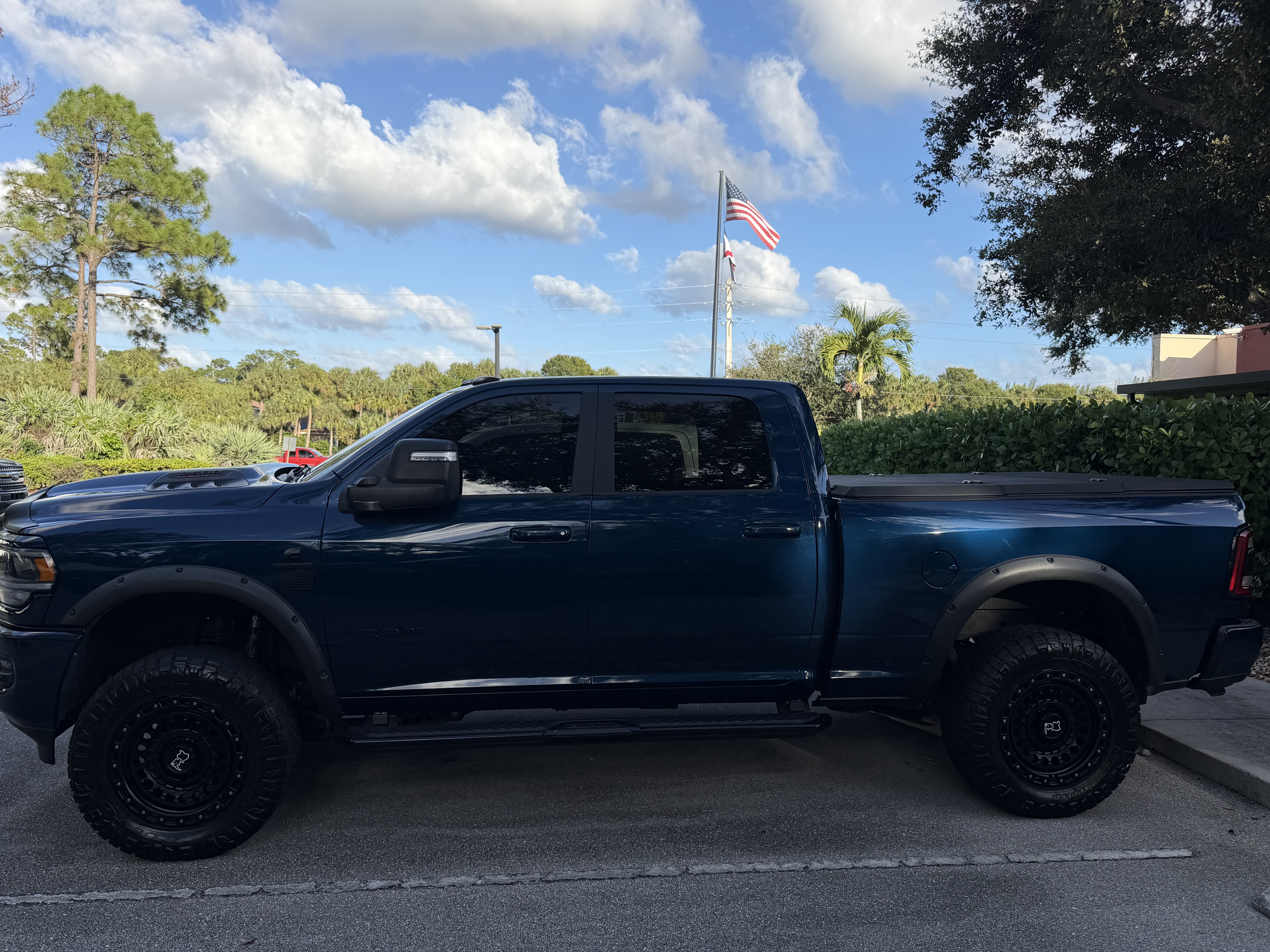 Used 2024 RAM 2500 Laramie w/ Night Edition AWD/4WD image 4