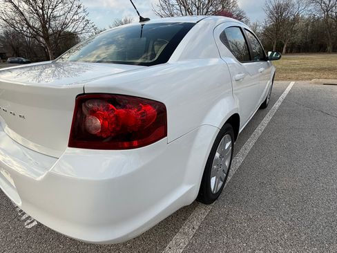 Used 2013 Dodge Avenger SE image 4