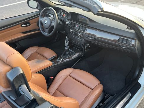 Used 2012 BMW 335i Convertible image 6