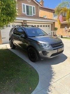 Used 2019 Land Rover Discovery Sport SE AWD/4WD image 4