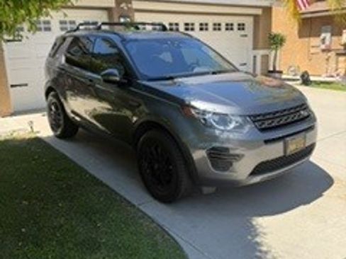 Used 2019 Land Rover Discovery Sport SE AWD/4WD image 4