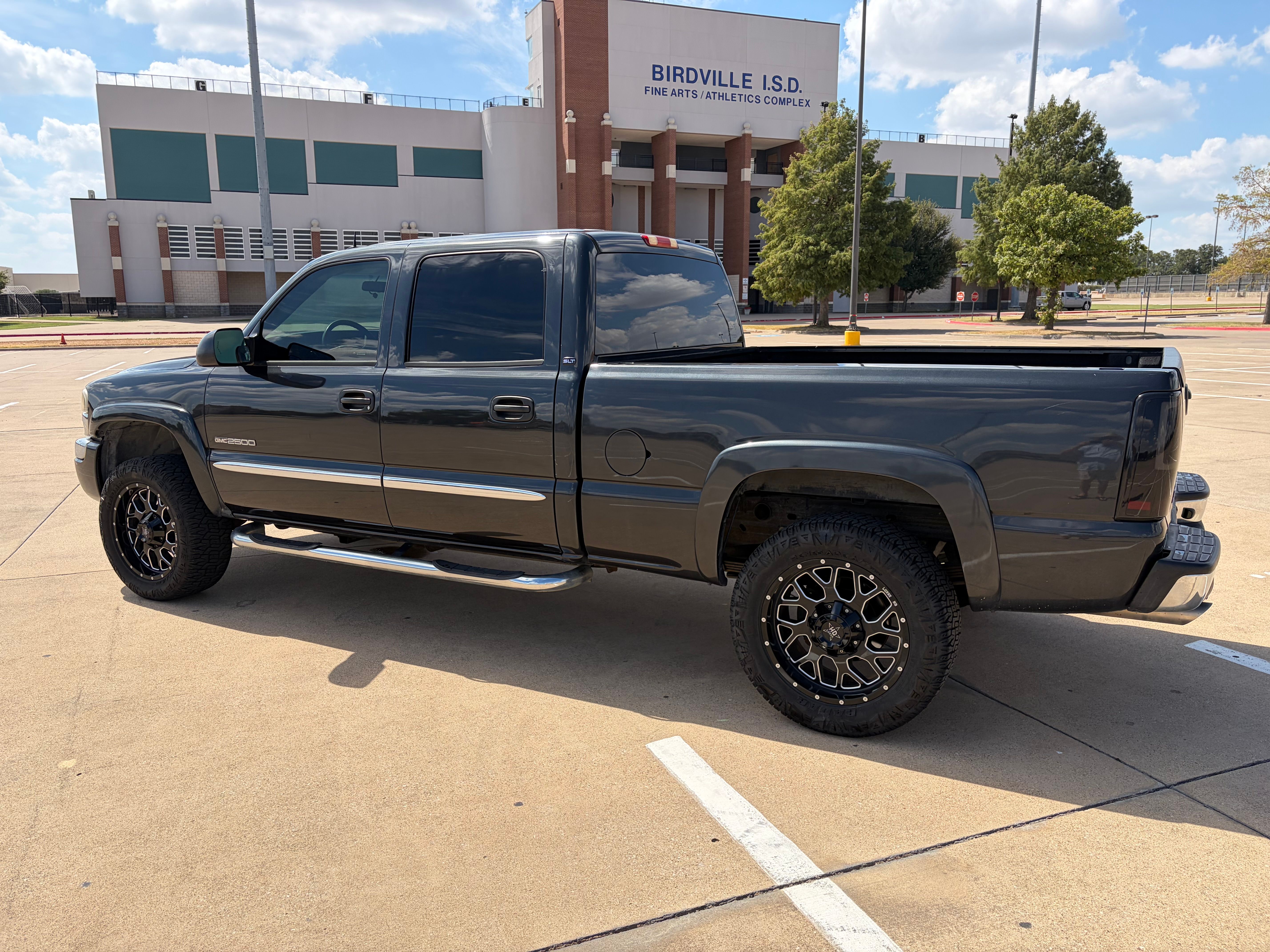 Used 2004 GMC Sierra 2500 SLT RWD image 8