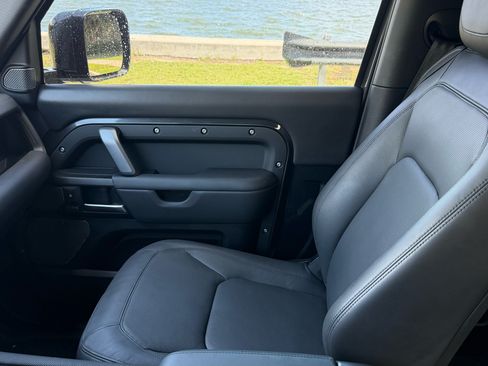 Used 2024 Land Rover Defender 90 Carpathian Edition image 10