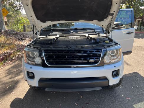 Used 2016 Land Rover LR4 HSE Silver Edition AWD/4WD image 8