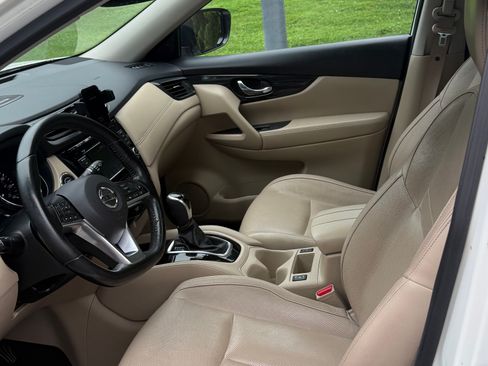 Used 2018 Nissan Rogue SL w/ Premium Package AWD/4WD image 5