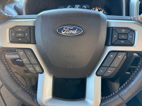 Used 2018 Ford F150 Lariat w/ Equipment Group 502A Luxury image 17