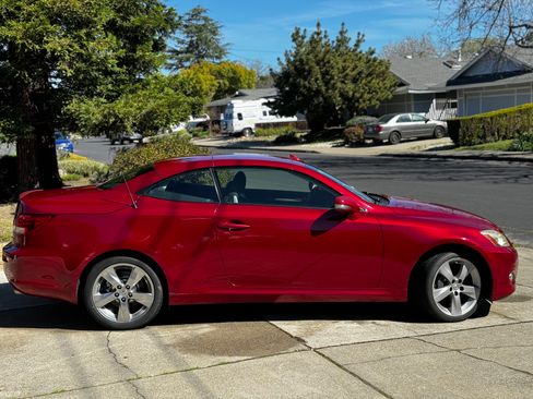 Used 2010 Lexus IS 350C image 2