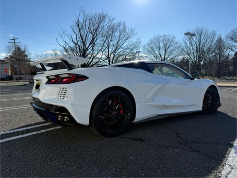Used 2023 Chevrolet Corvette Stingray Premium Conv w/ Z51 Performance Package image 19