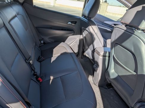 Used 2019 Chevrolet Bolt Premier w/ Infotainment Package image 9