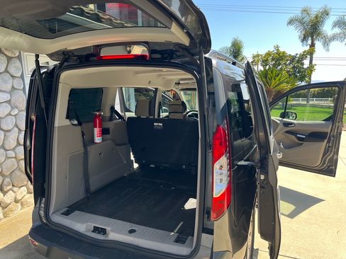 Used 2015 Ford Transit Connect XLT image 13