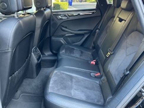 Used 2016 Porsche Macan S image 12