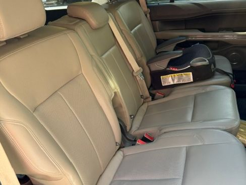 Used 2021 Ford Expedition XLT AWD/4WD image 12