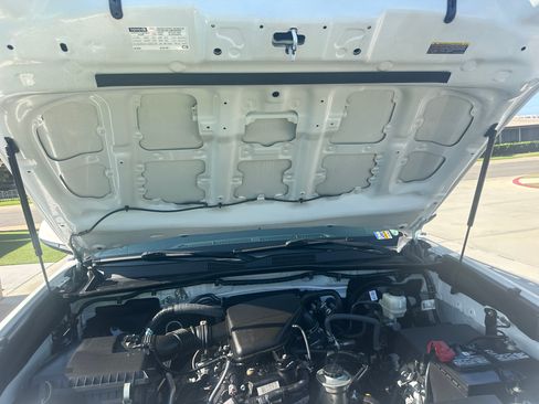 Used 2021 Toyota Tacoma SR5 RWD image 12