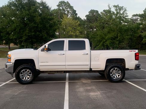 Used 2018 Chevrolet Silverado 2500 LTZ w/ Duramax Plus Package AWD/4WD image 6