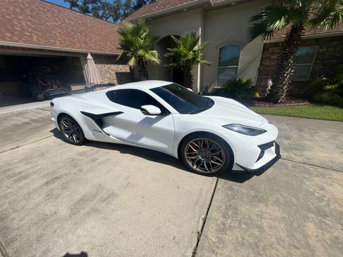 Used 2025 Chevrolet Corvette Z06 w/ Z07 Performance Package RWD image 6