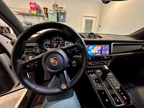 Used 2023 Porsche Macan Turbo AWD/4WD image 12