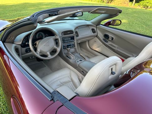 Used 2003 Chevrolet Corvette Convertible w/ Preferred Equipment Group1 RWD image 4