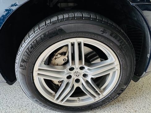 Used 2017 Porsche Macan S AWD/4WD image 28