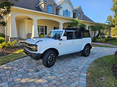 Used 2023 Ford Bronco Outer Banks image 17