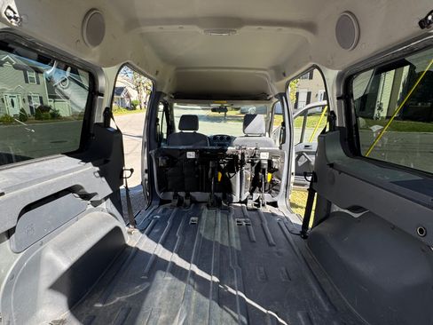 Used 2012 Ford Transit Connect XLT Premium image 14