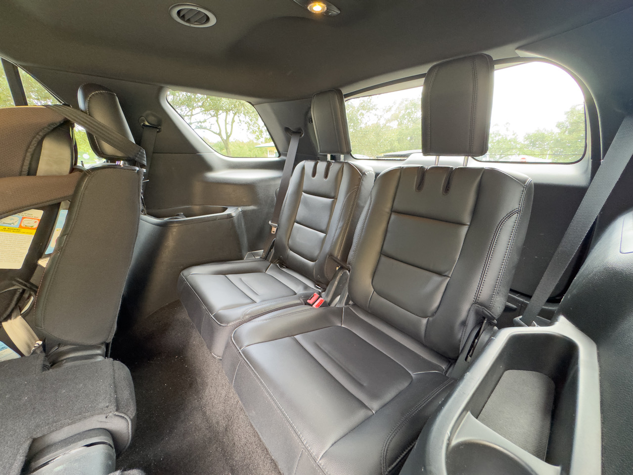 Used 2018 Ford Explorer XLT w/ Equipment Group 202A FWD image 15