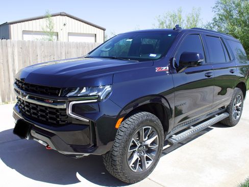 Used 2021 Chevrolet Tahoe Z71 w/ Luxury Package AWD/4WD image 1