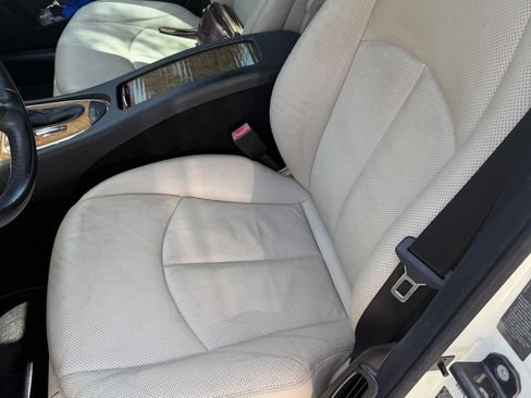 Used 2009 Mercedes-Benz E 550 Sedan image 16