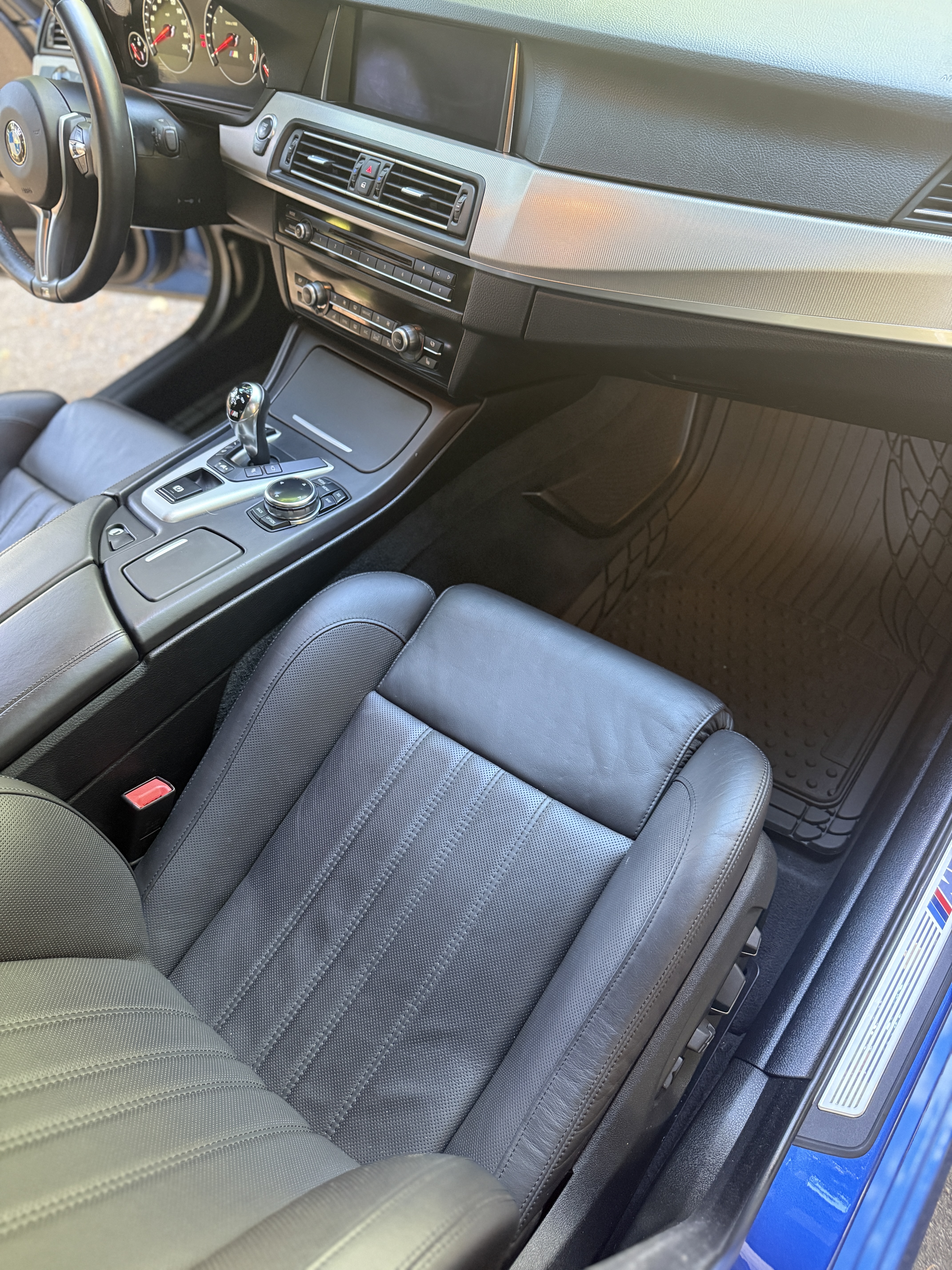 Used 2014 BMW M5 RWD image 22