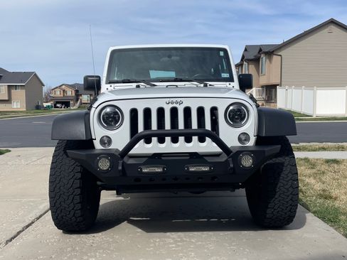 Used 2018 Jeep Wrangler Sport image 5