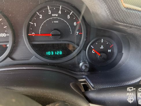 Used 2007 Jeep Wrangler Unlimited Sahara w/ Dual Top Group image 10