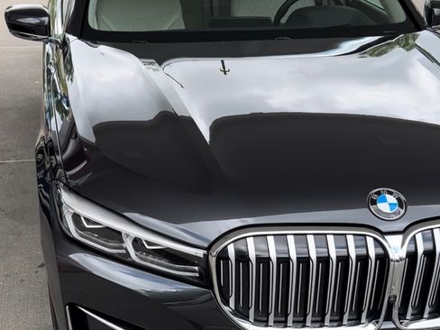 Used 2021 BMW 750i xDrive w/ Executive Package image 13